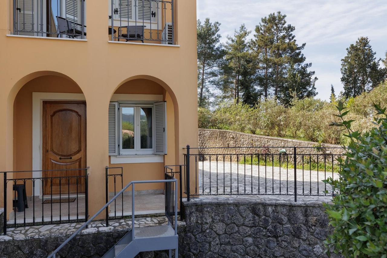 Spyrelia Villa With Private Pool & Outdoor Hot Tub 达西亚 外观 照片